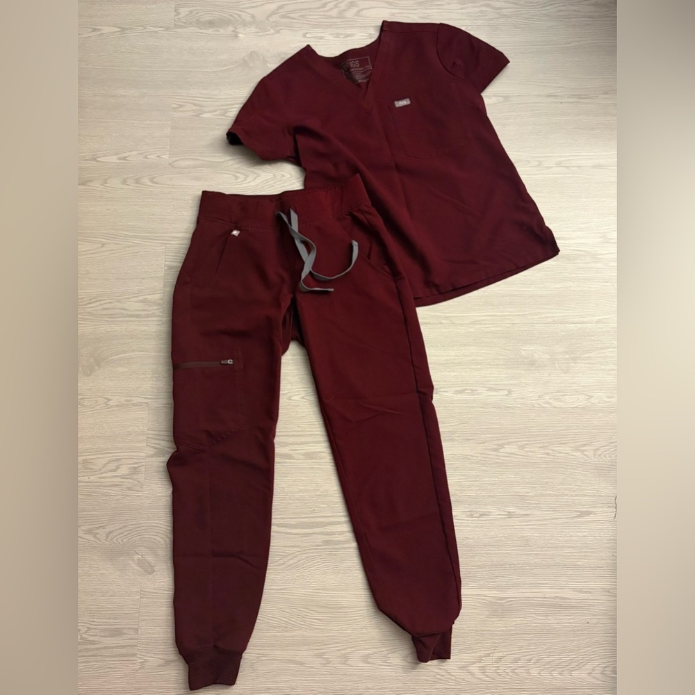 Burgundy Figs Scrub Set, Catarina XXS Scrub Top & Zamora Scrub Jogger Pants